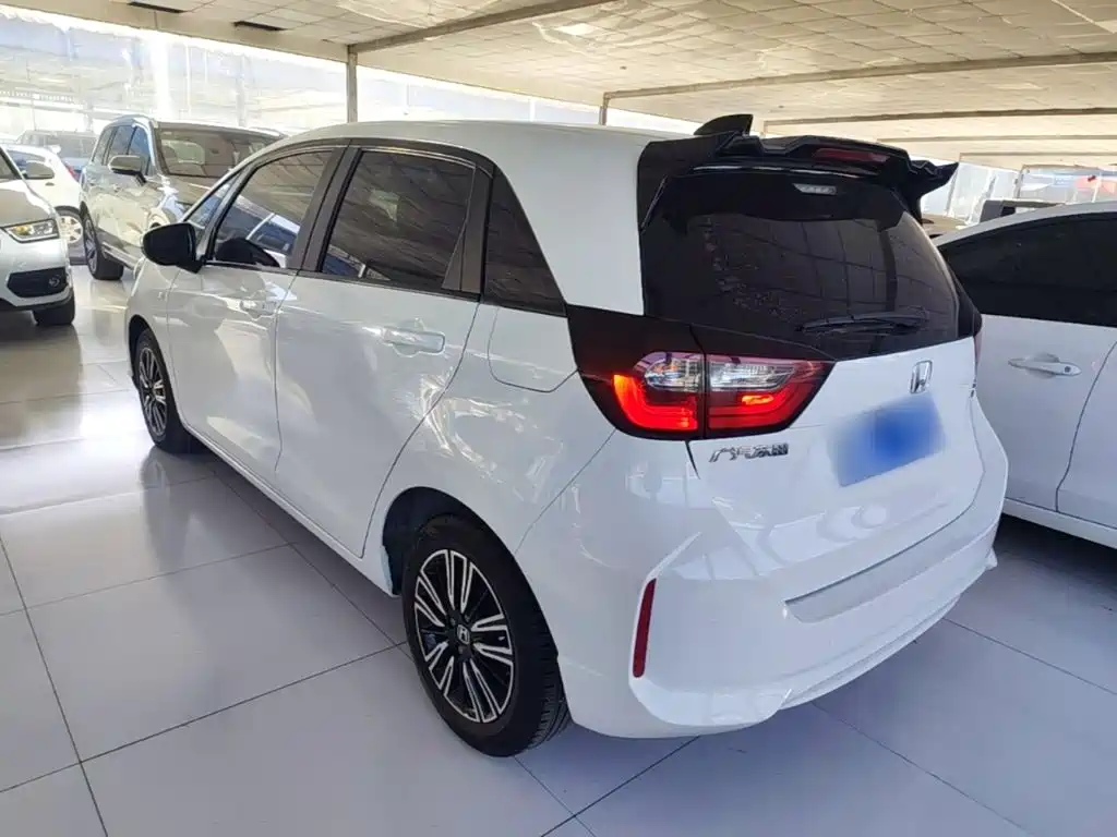 Honda Fit — фото 5