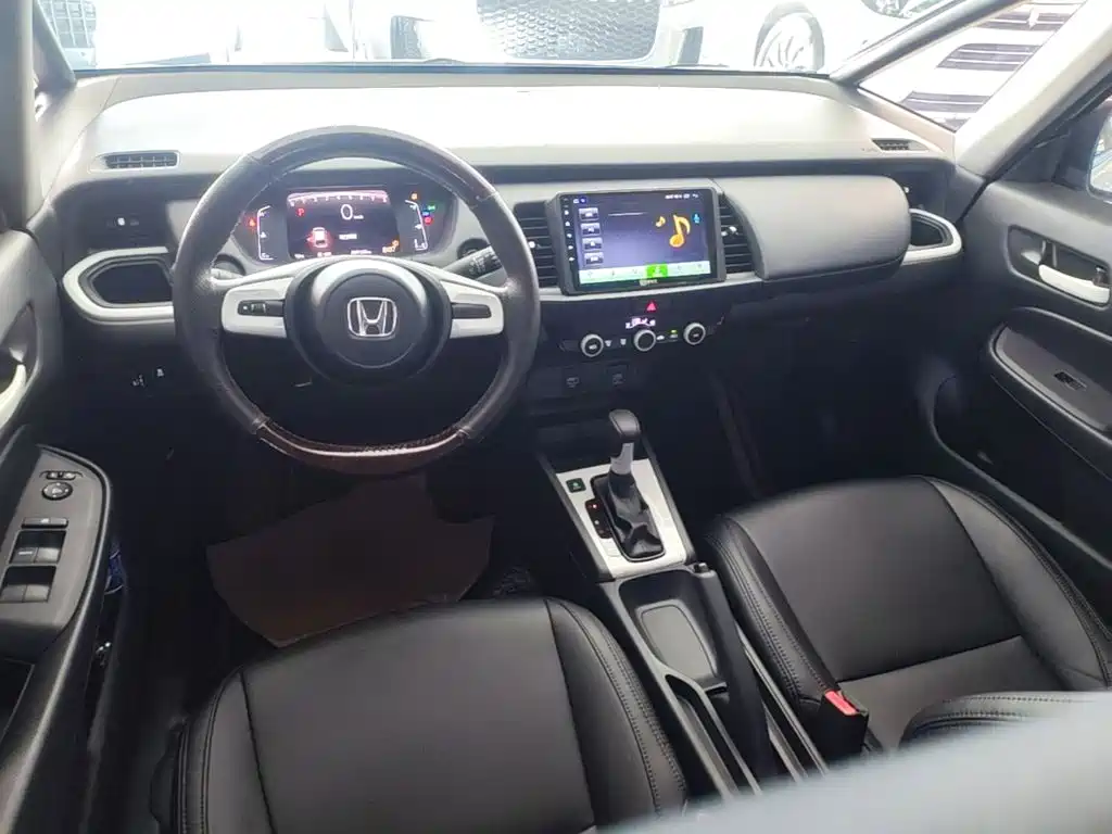 Honda Fit — фото 10