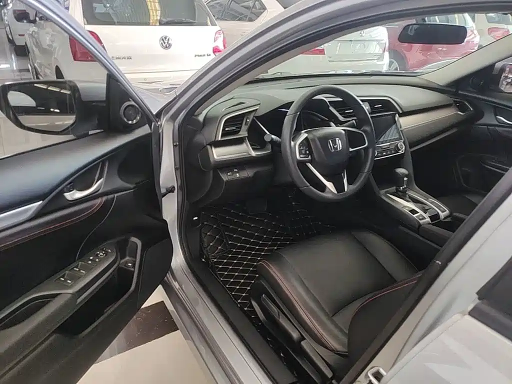 Honda Civic — фото 16