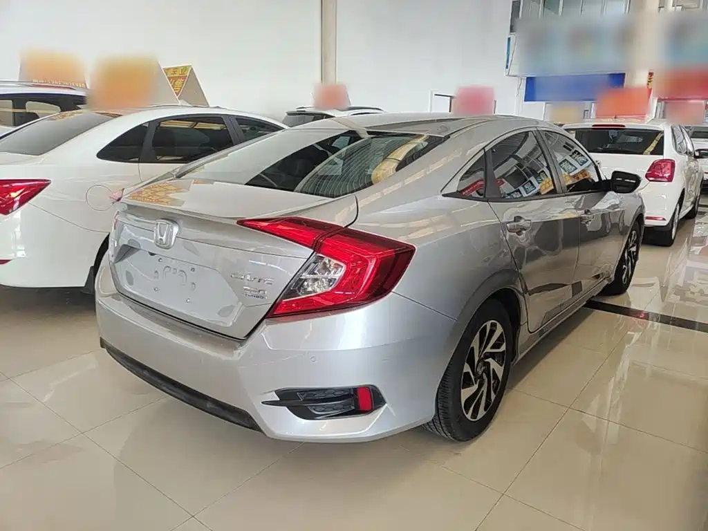 Honda Civic — фото 7