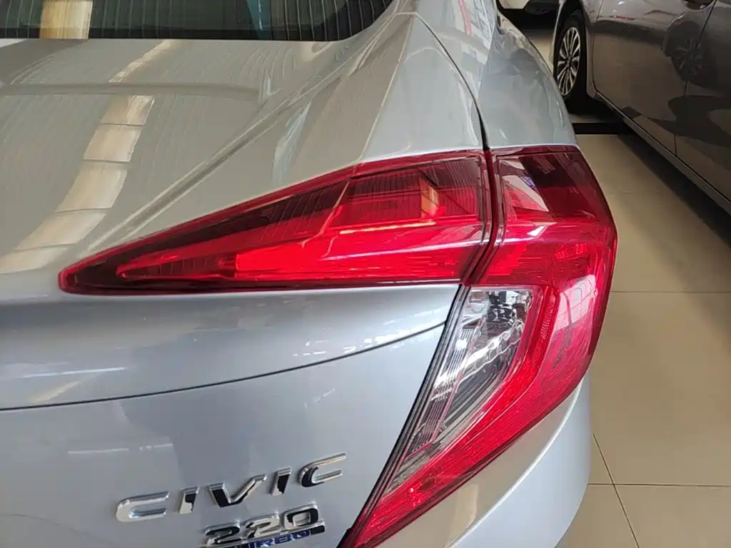 Honda Civic — фото 8