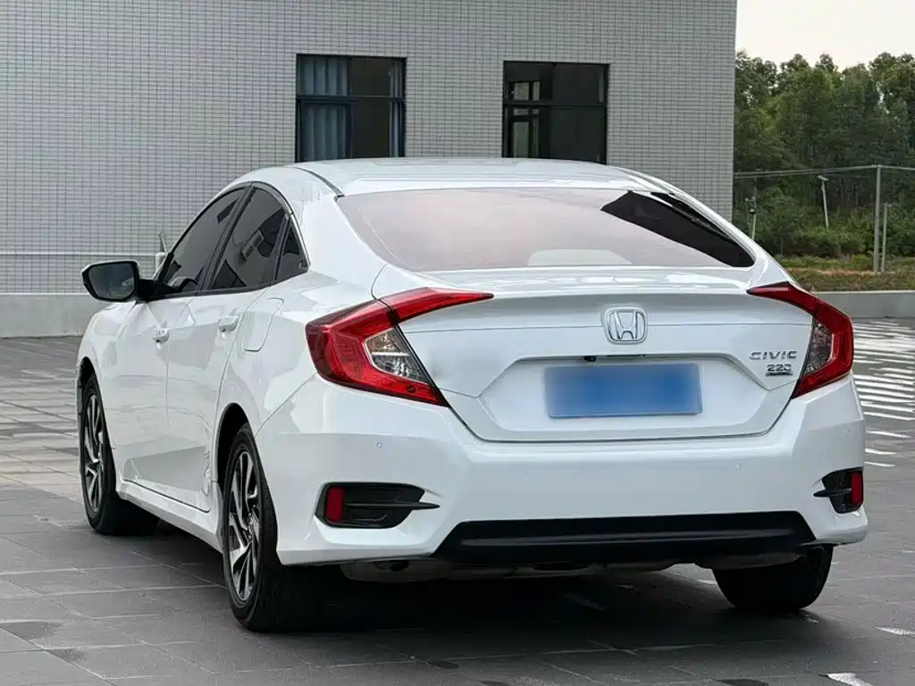 Honda Civic — фото 8