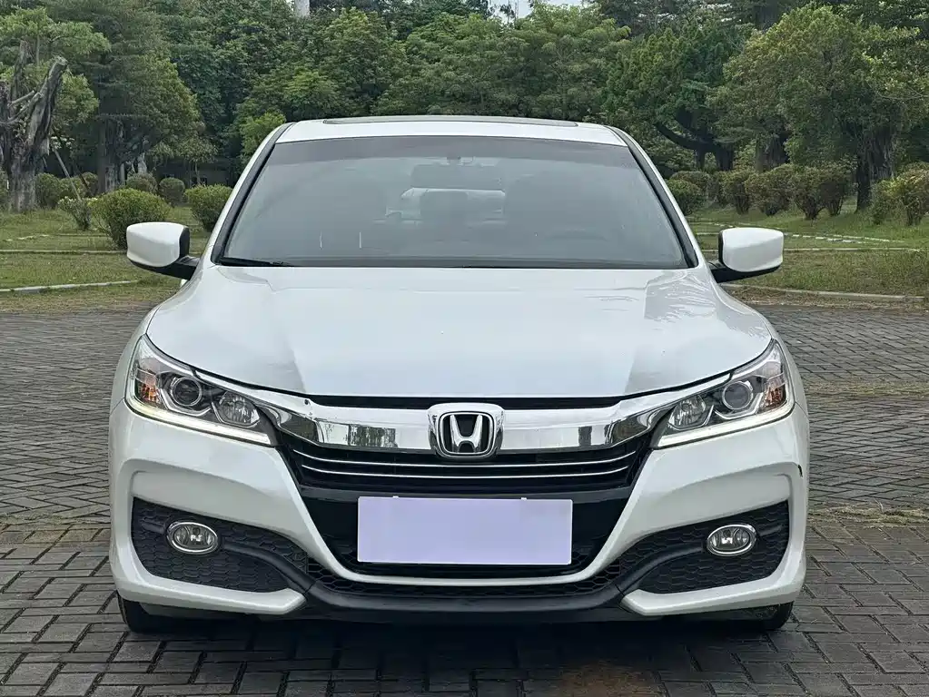 Honda Accord — фото 2