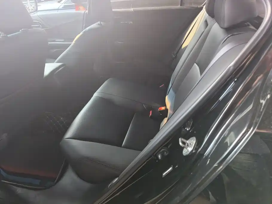 Honda Accord — фото 11