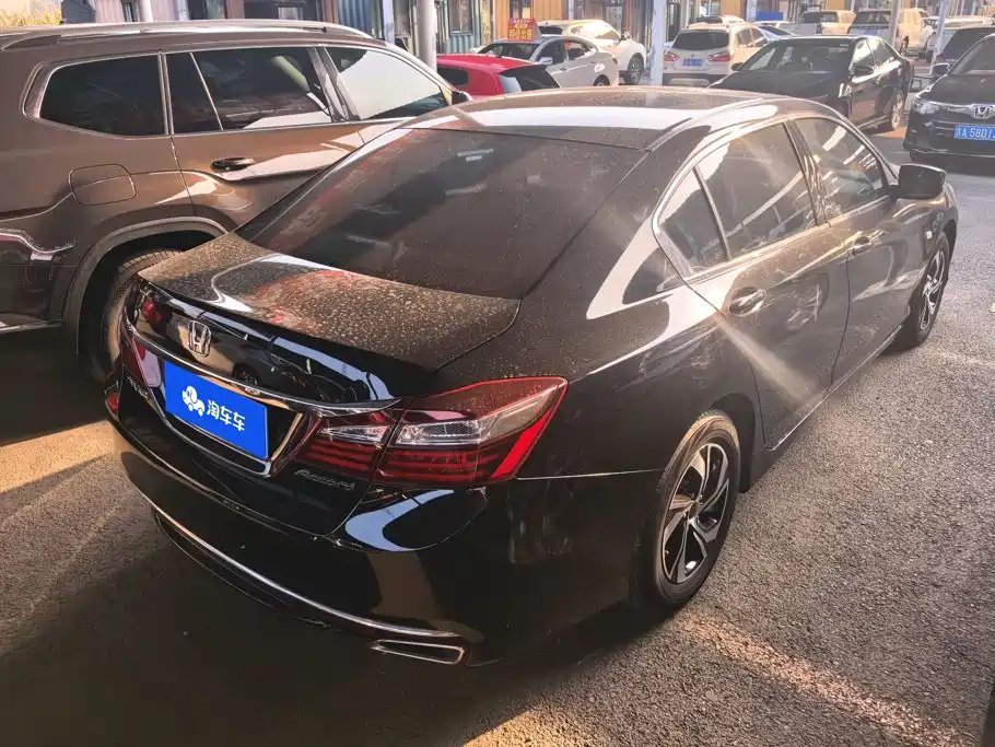 Honda Accord — фото 3