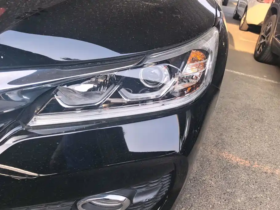 Honda Accord — фото 5