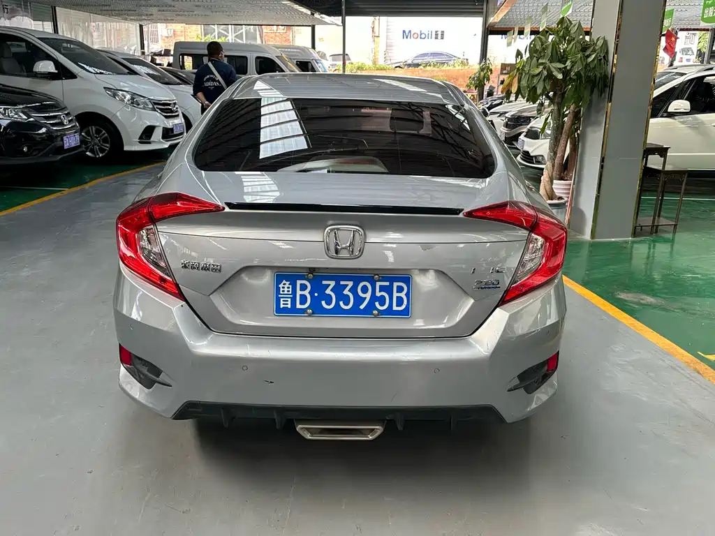Honda Civic — фото 8