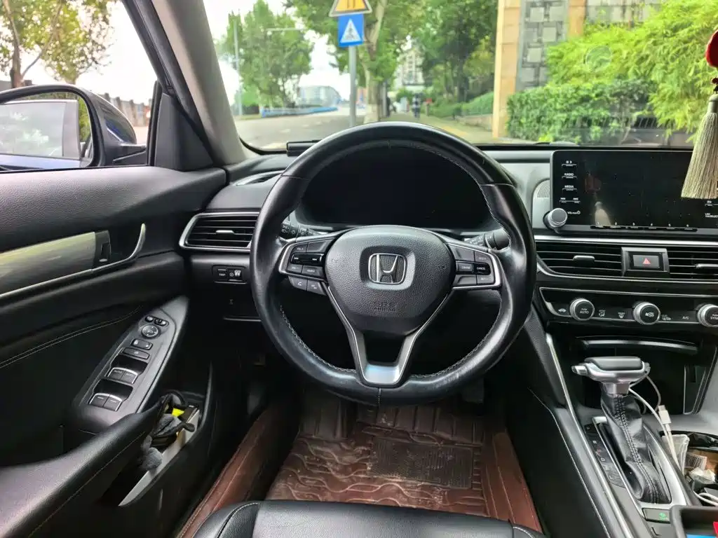 Honda Inspire — фото 11