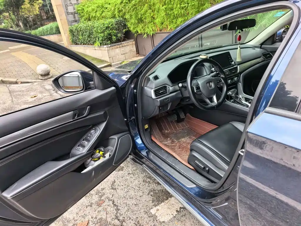 Honda Inspire — фото 17