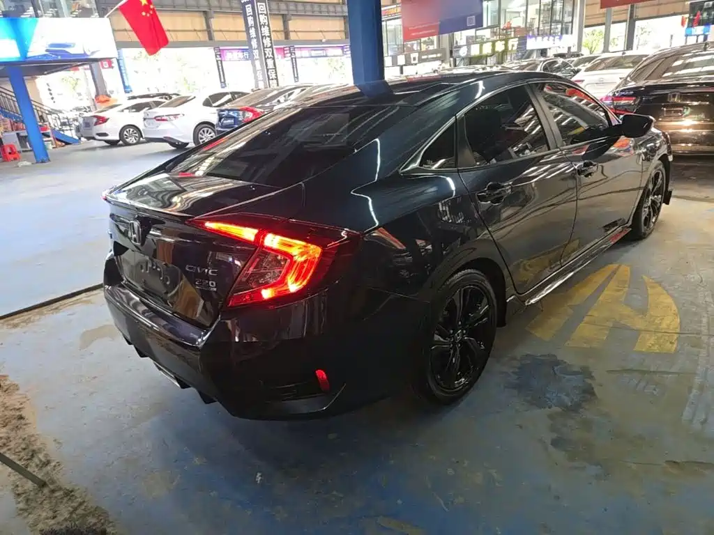 Honda Civic — фото 5