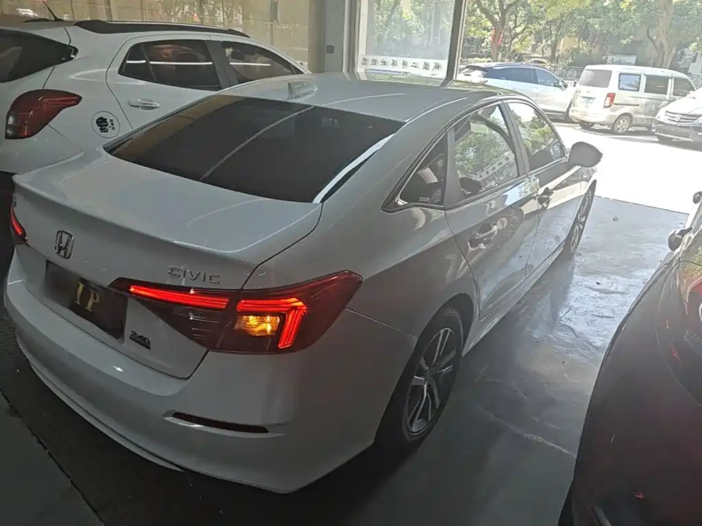 Honda Civic — фото 7
