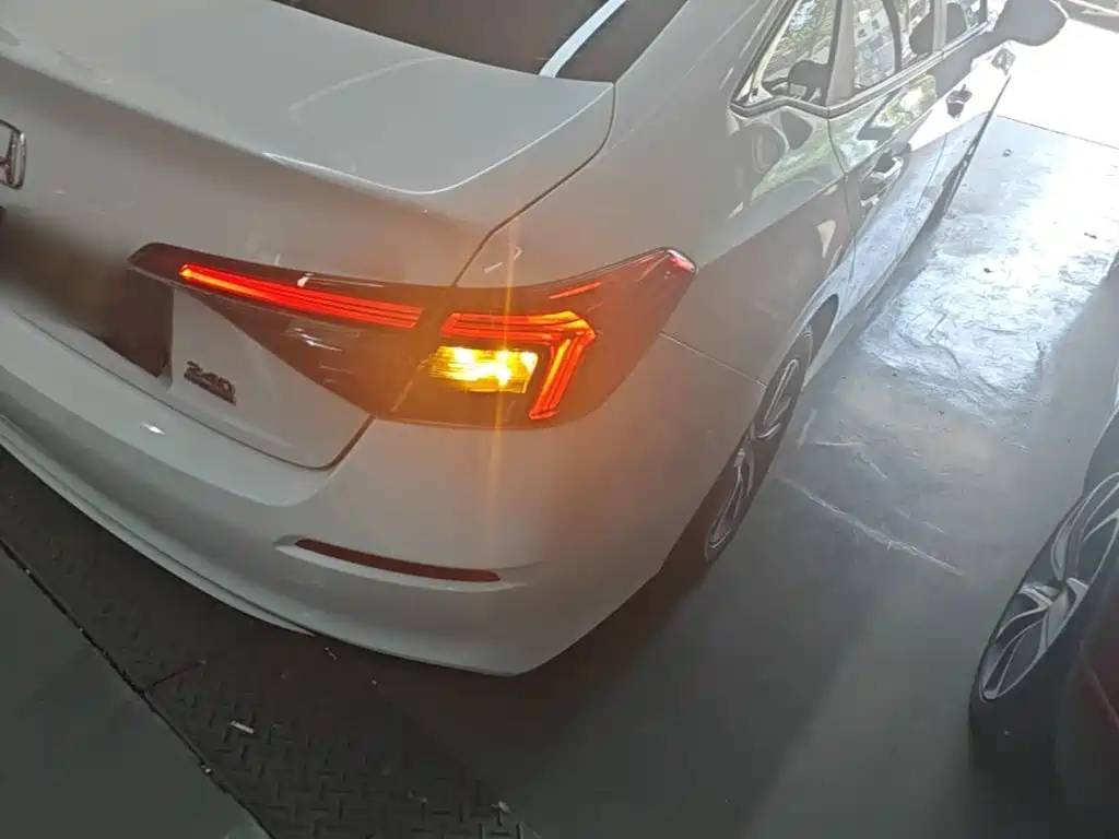 Honda Civic — фото 8