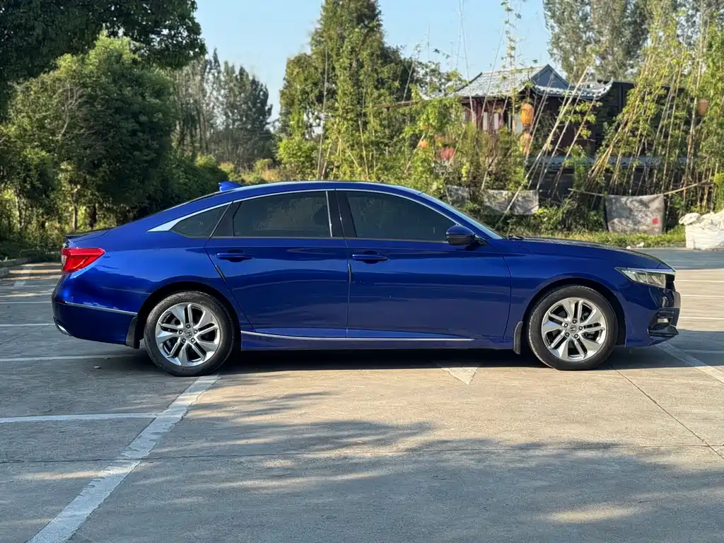 Honda Accord — фото 4