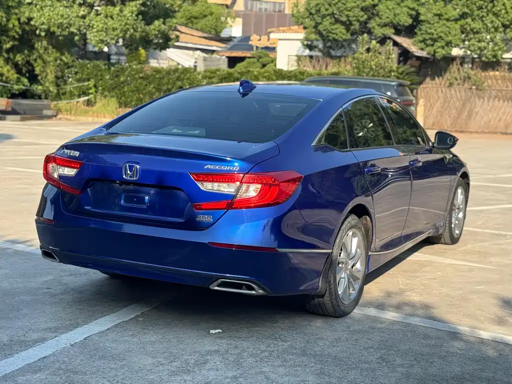 Honda Accord — фото 5