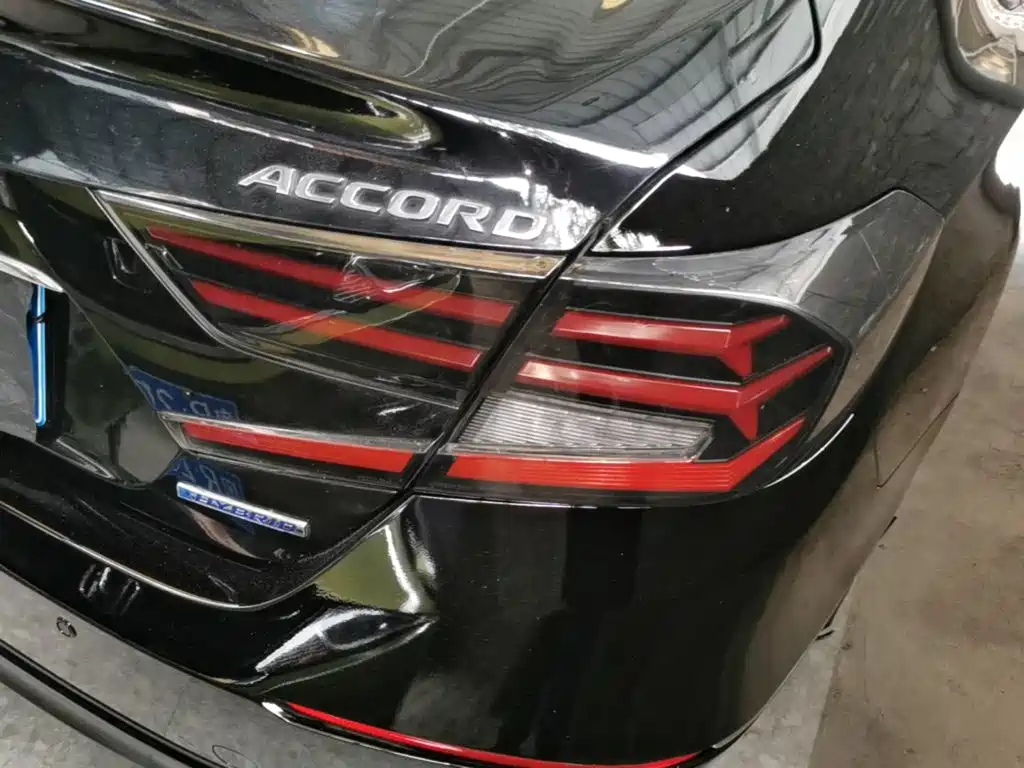 Honda Accord — фото 8