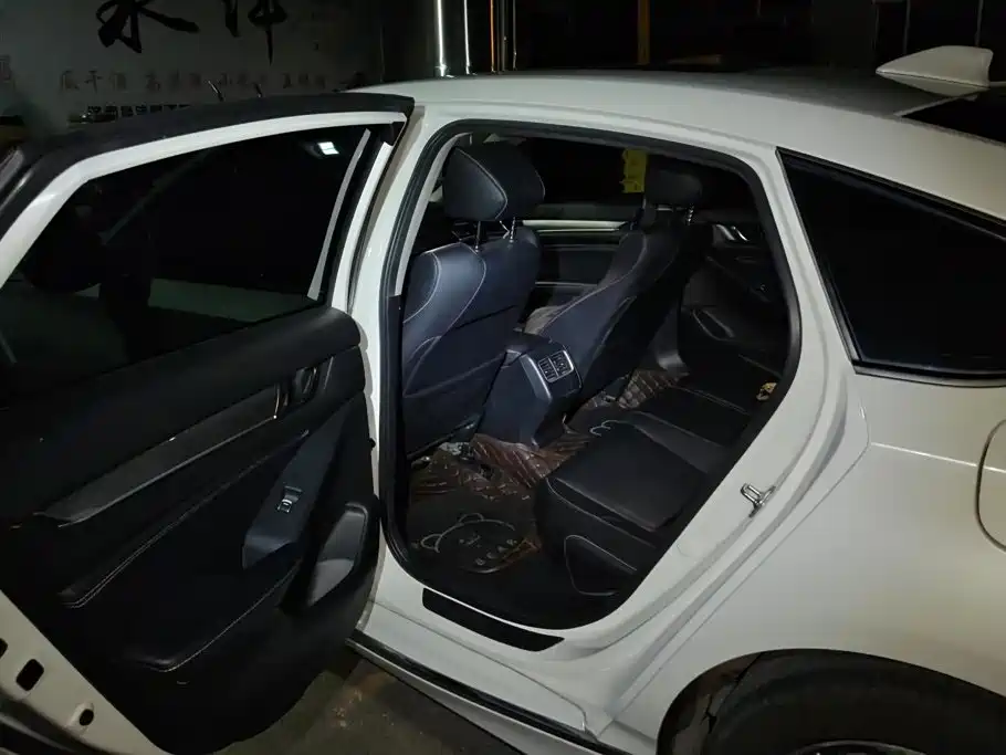 Honda Inspire — фото 11