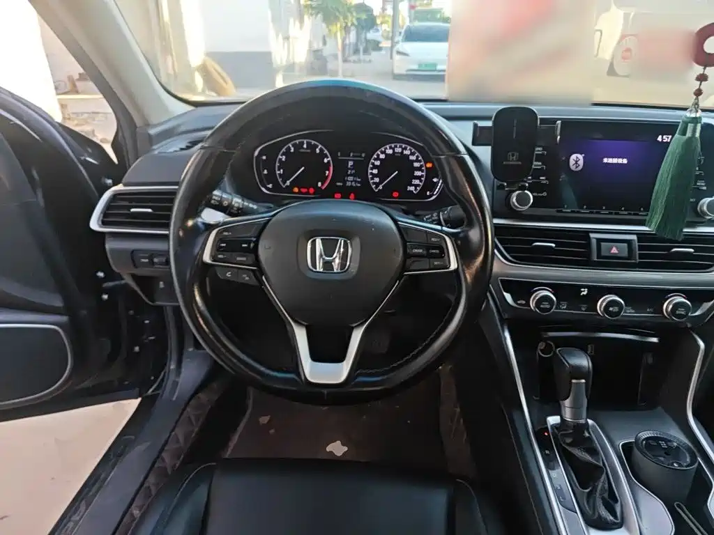 Honda Accord — фото 11