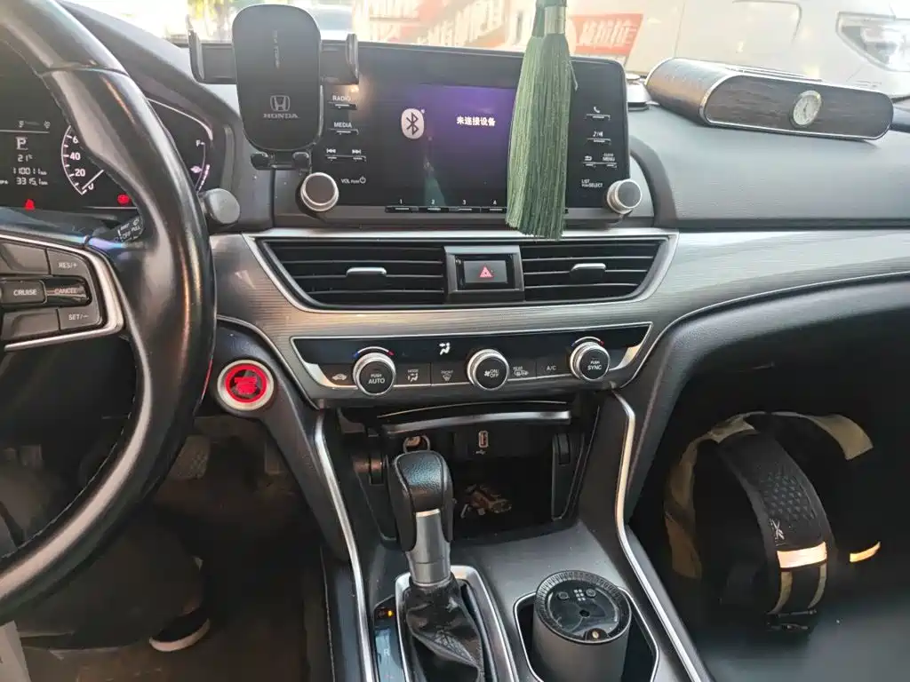 Honda Accord — фото 14