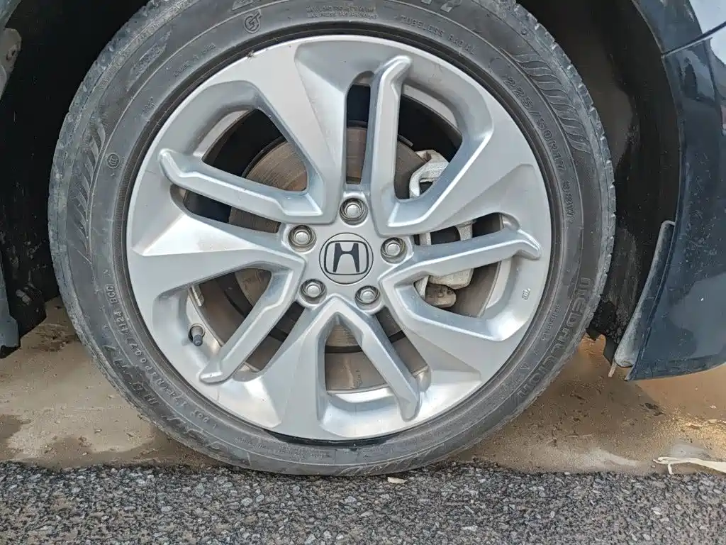 Honda Accord — фото 8