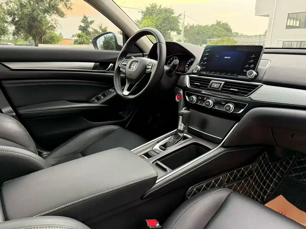 Honda Inspire — фото 18