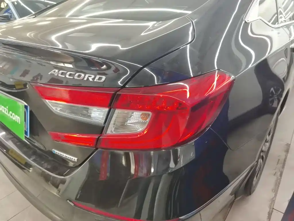 Honda Accord — фото 8