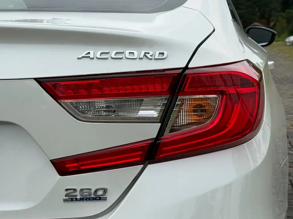Honda Accord — фото 13