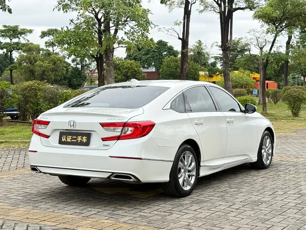 Honda Accord — фото 15