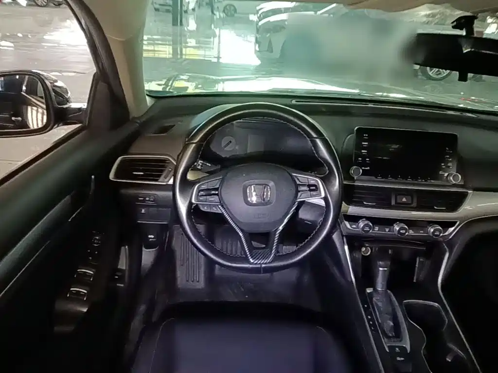 Honda Accord — фото 11