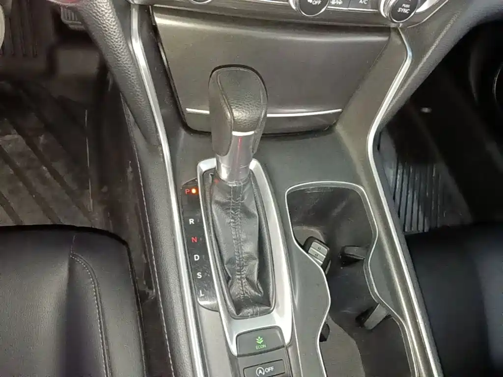 Honda Accord — фото 14