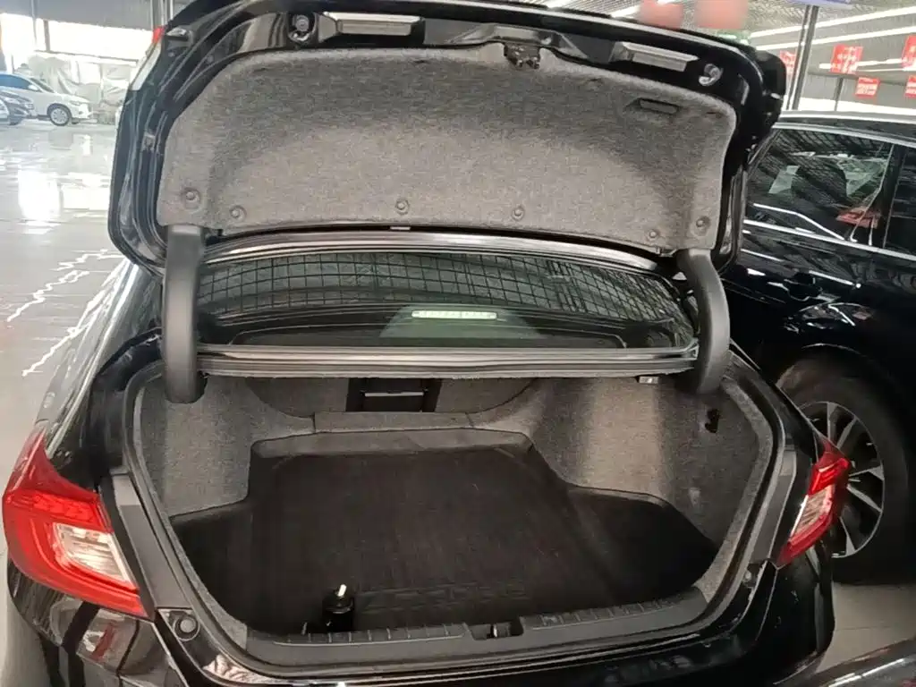 Honda Accord — фото 19