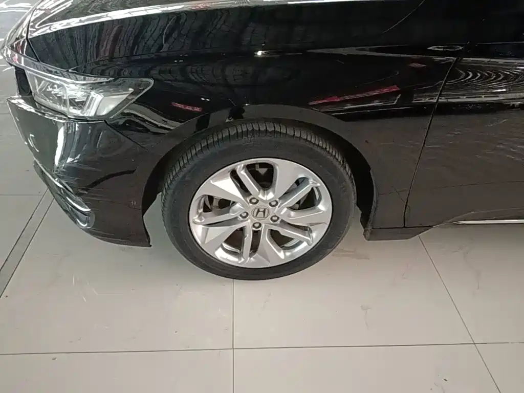Honda Accord — фото 23