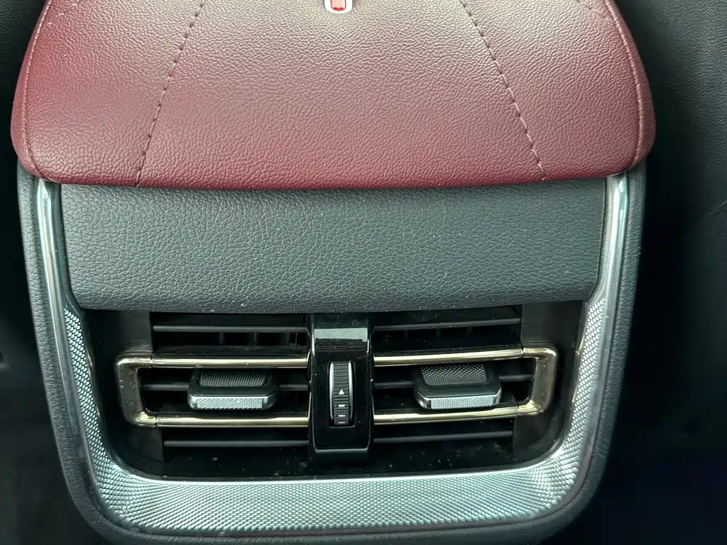 Hongqi Hongqi H5 — фото 16