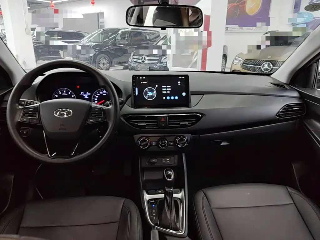 Hyundai Elantra — фото 10