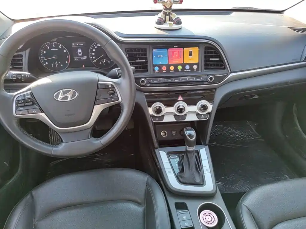 Hyundai Elantra — фото 10