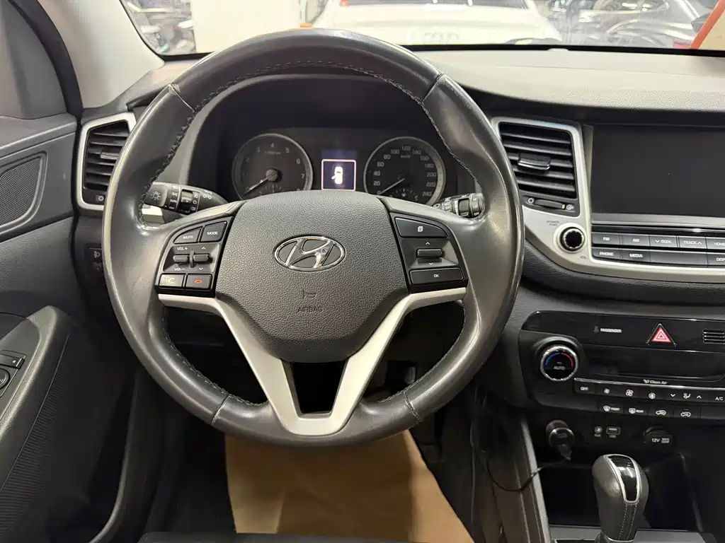 Hyundai Tucson — фото 14