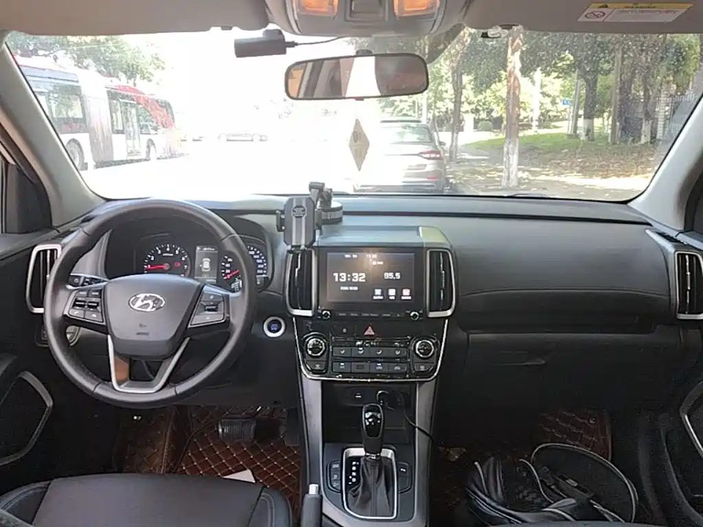 Hyundai ix35 — фото 10