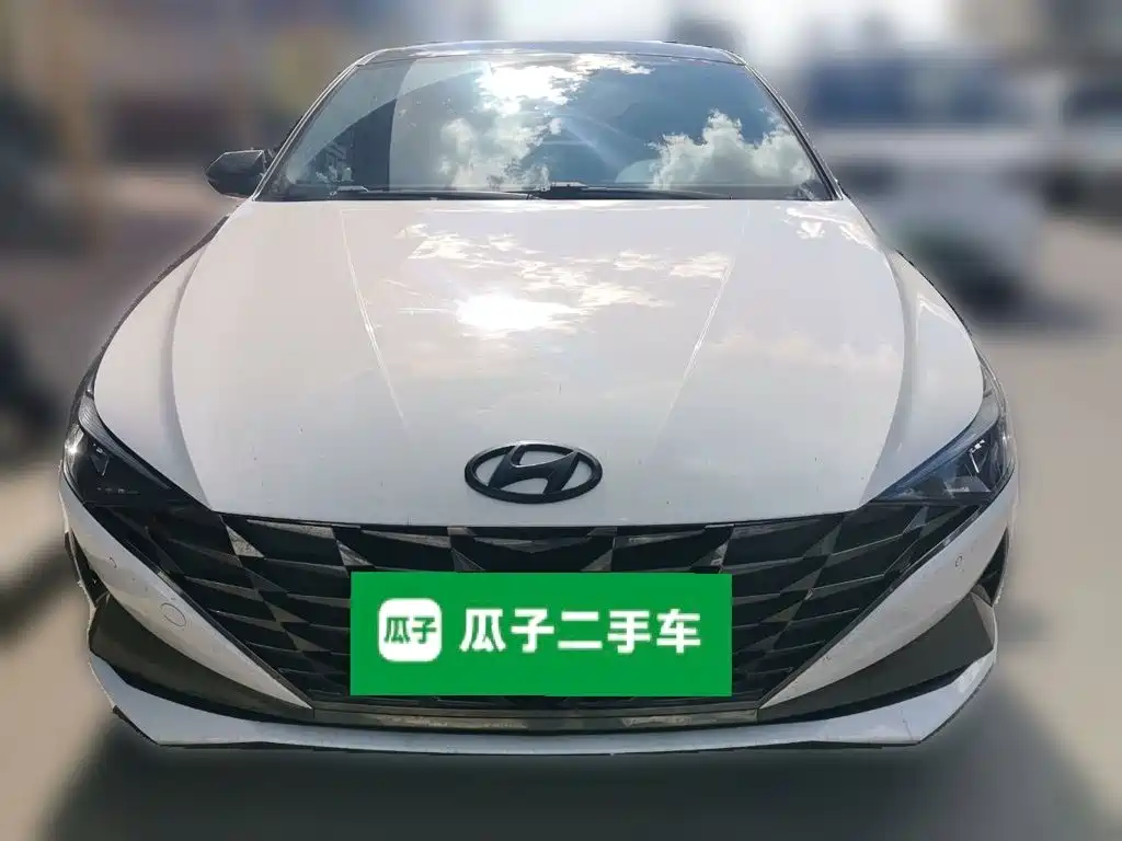 Hyundai Elantra — фото 2