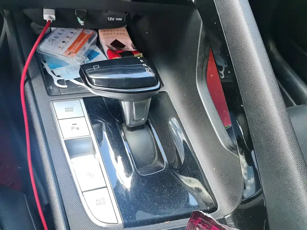 Hyundai Elantra — фото 10