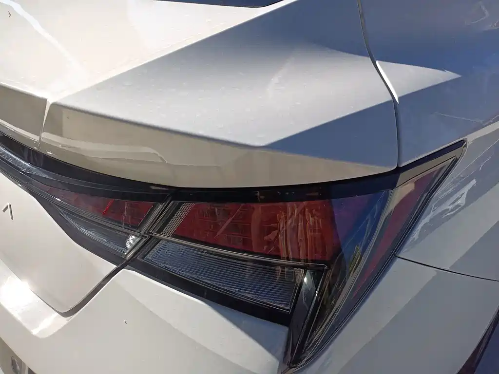 Hyundai Elantra — фото 9