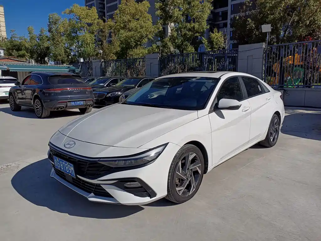 Hyundai Elantra