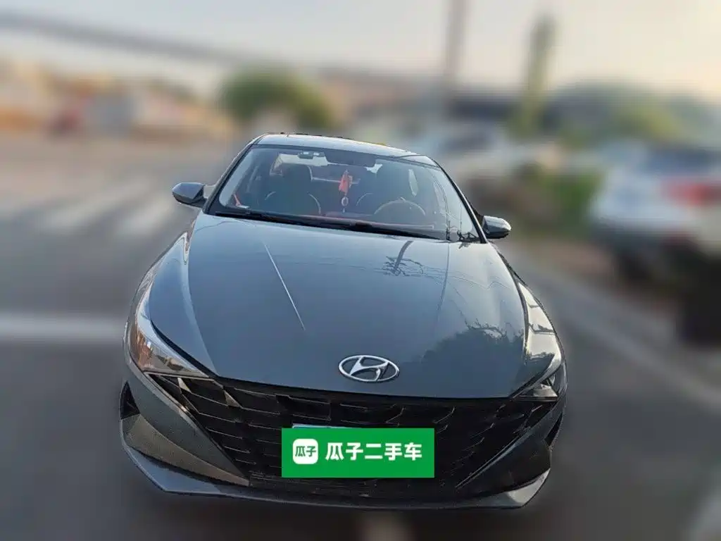 Hyundai Elantra — фото 2
