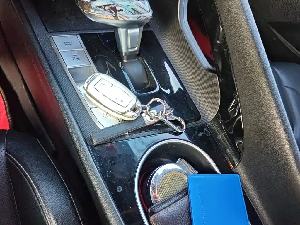 Hyundai Elantra — фото 10