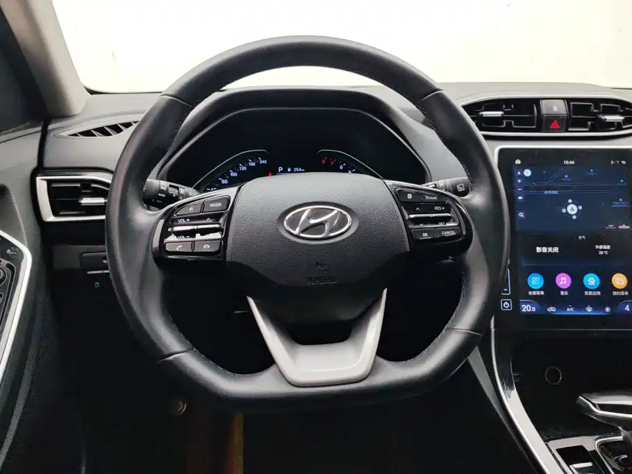 Hyundai ix25 — фото 15