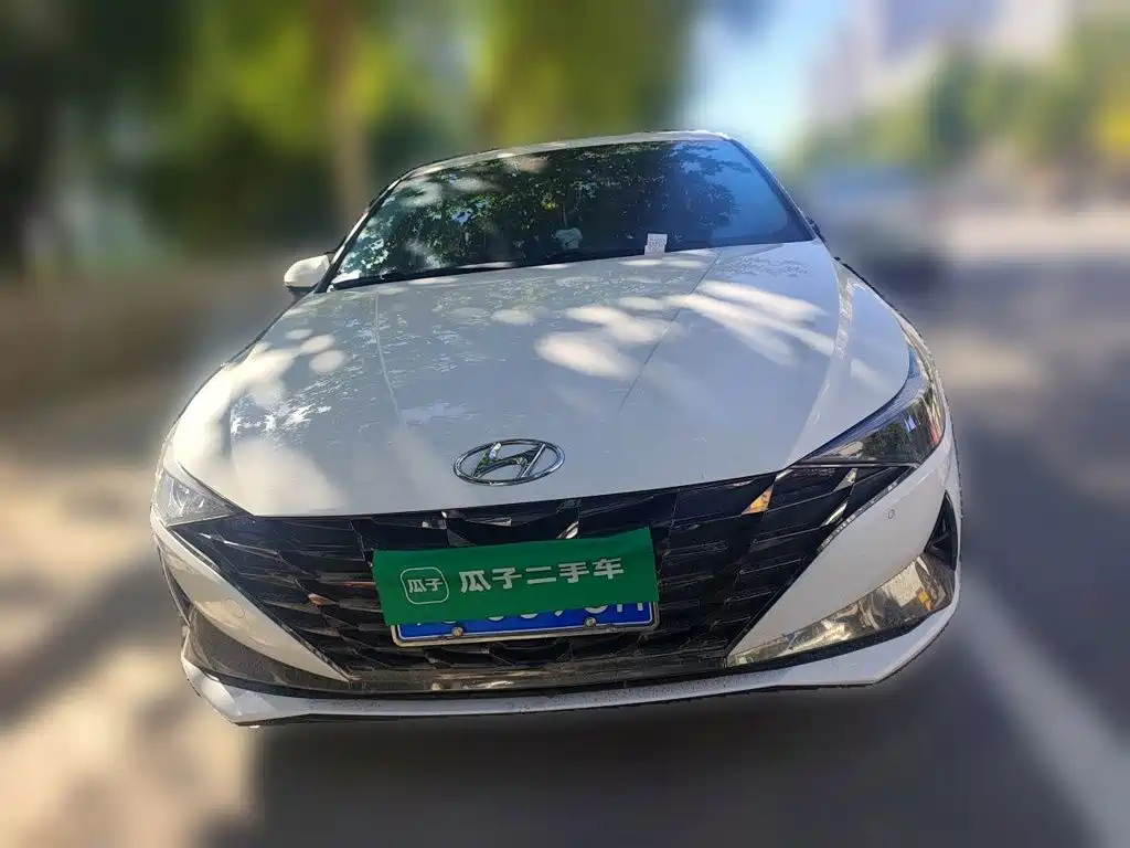 Hyundai Elantra — фото 2