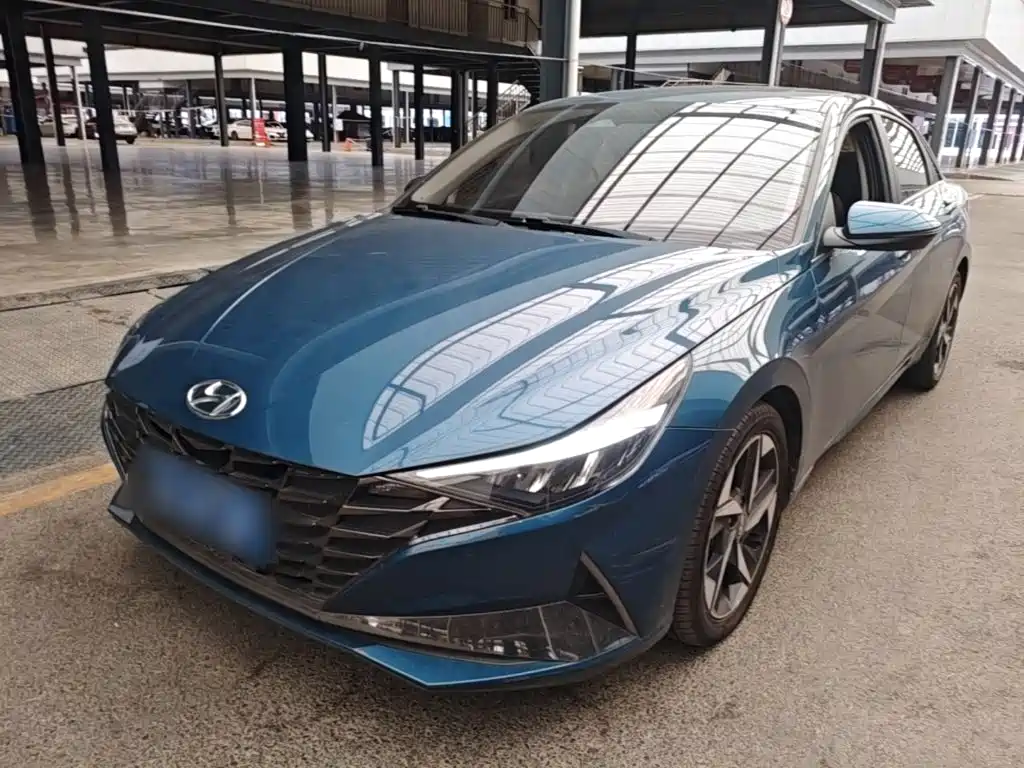 Hyundai Elantra — фото 2