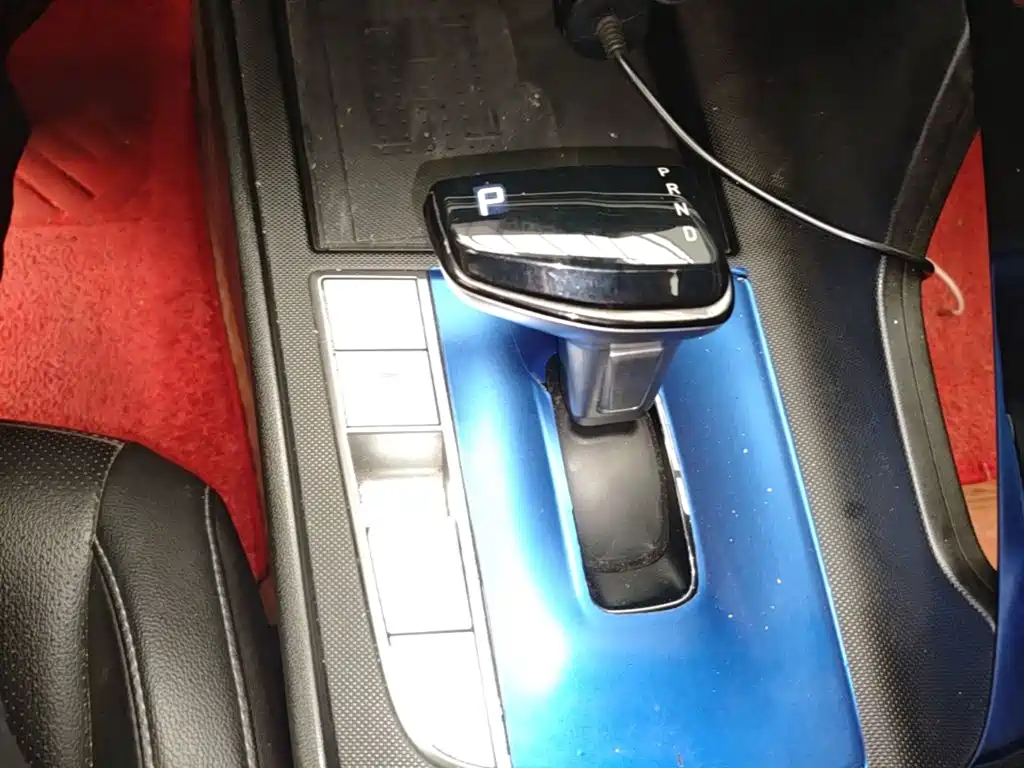 Hyundai Elantra — фото 14