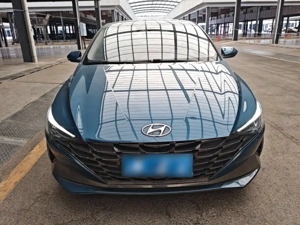 Hyundai Elantra — фото 3