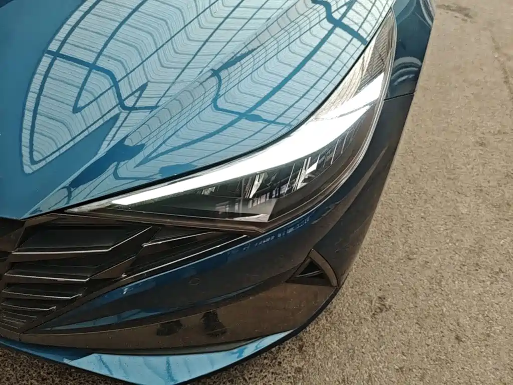 Hyundai Elantra — фото 24