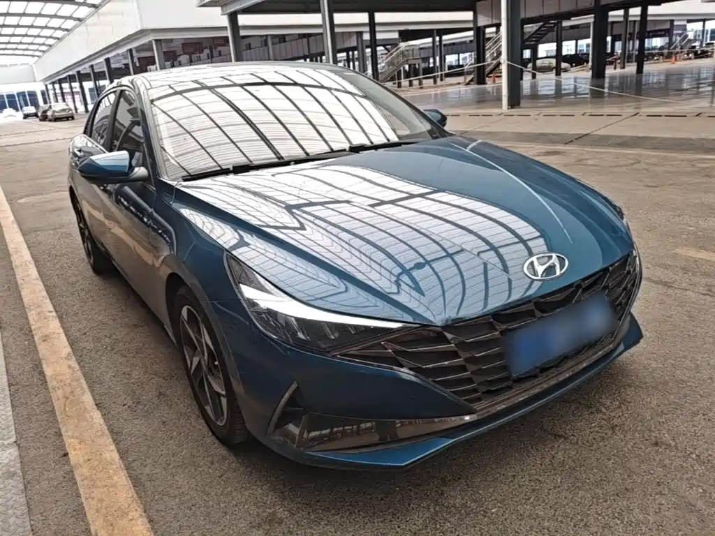 Hyundai Elantra — фото 4