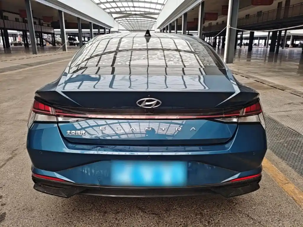 Hyundai Elantra — фото 6